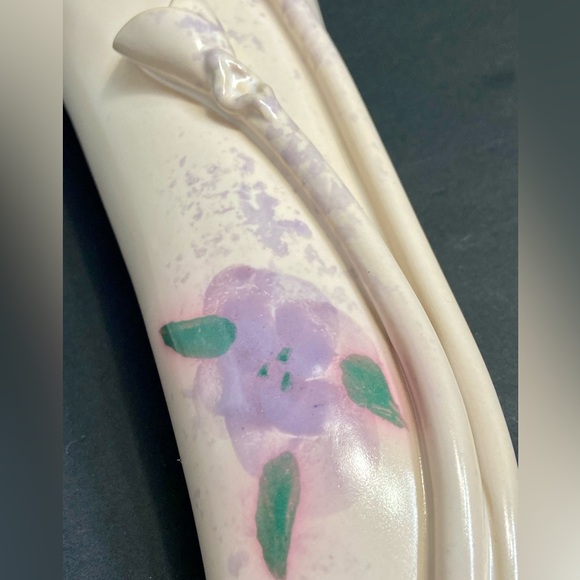 Hilborn Studio Art Pottery Canada Wall Pocket Calla Lilies Cream/Violet 13.5” - Picture 5 of 9